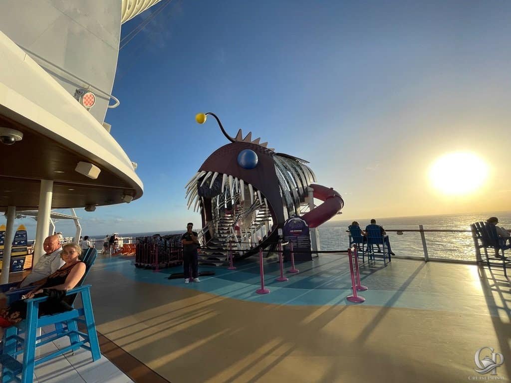 Symphony of the Seas The Ultimate Abyss
