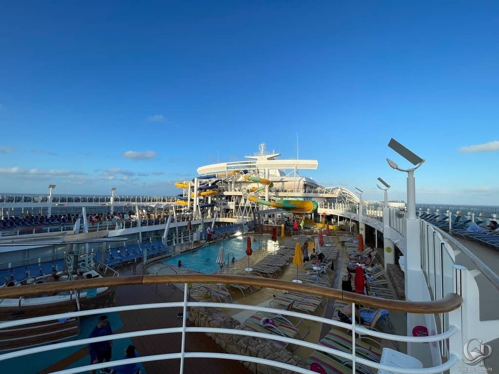 Symphony of the Seas Lido Deck