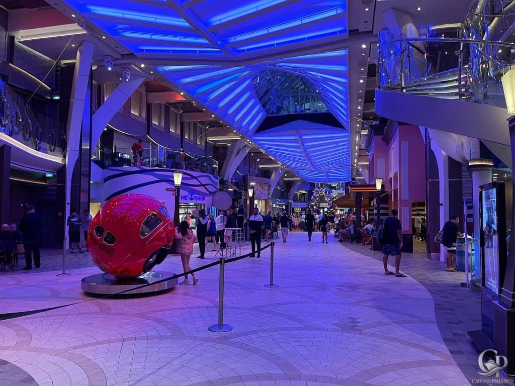 Symphony of the Seas Promenade